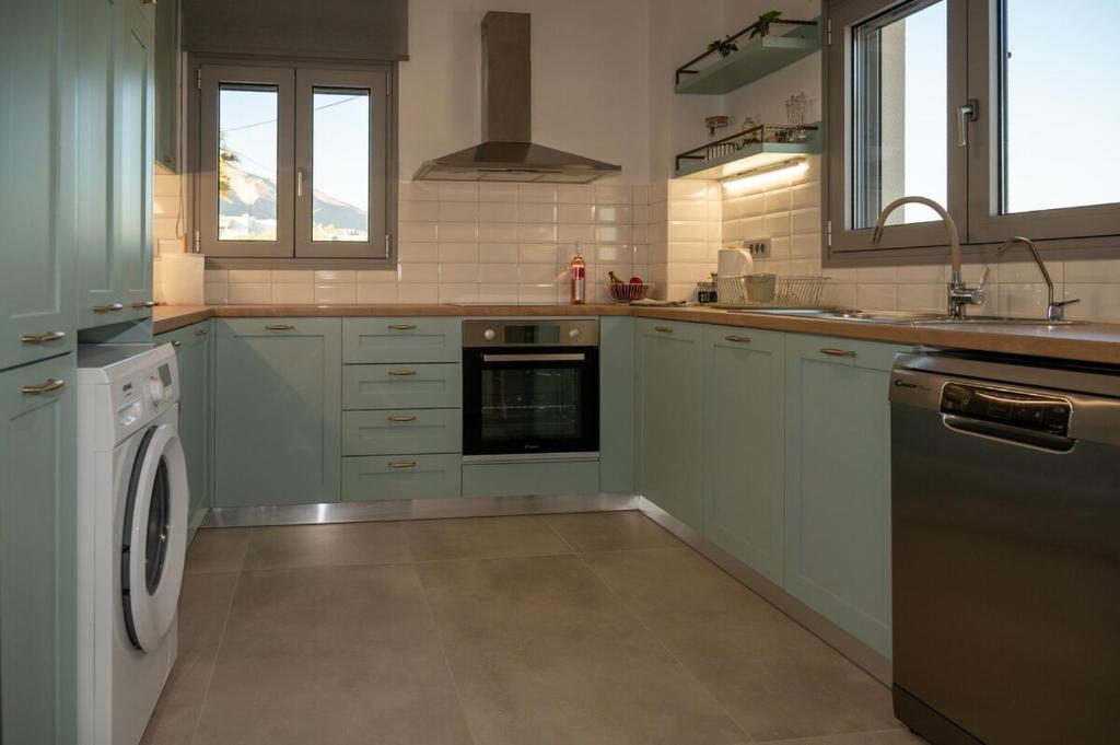 Villa Akalli fully equipped modern kitchen with dishwasher and cooking facilities